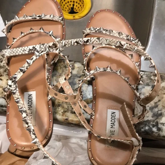 Steve Madden Shoes Steve Madden Travel Snake Sandals Size 75